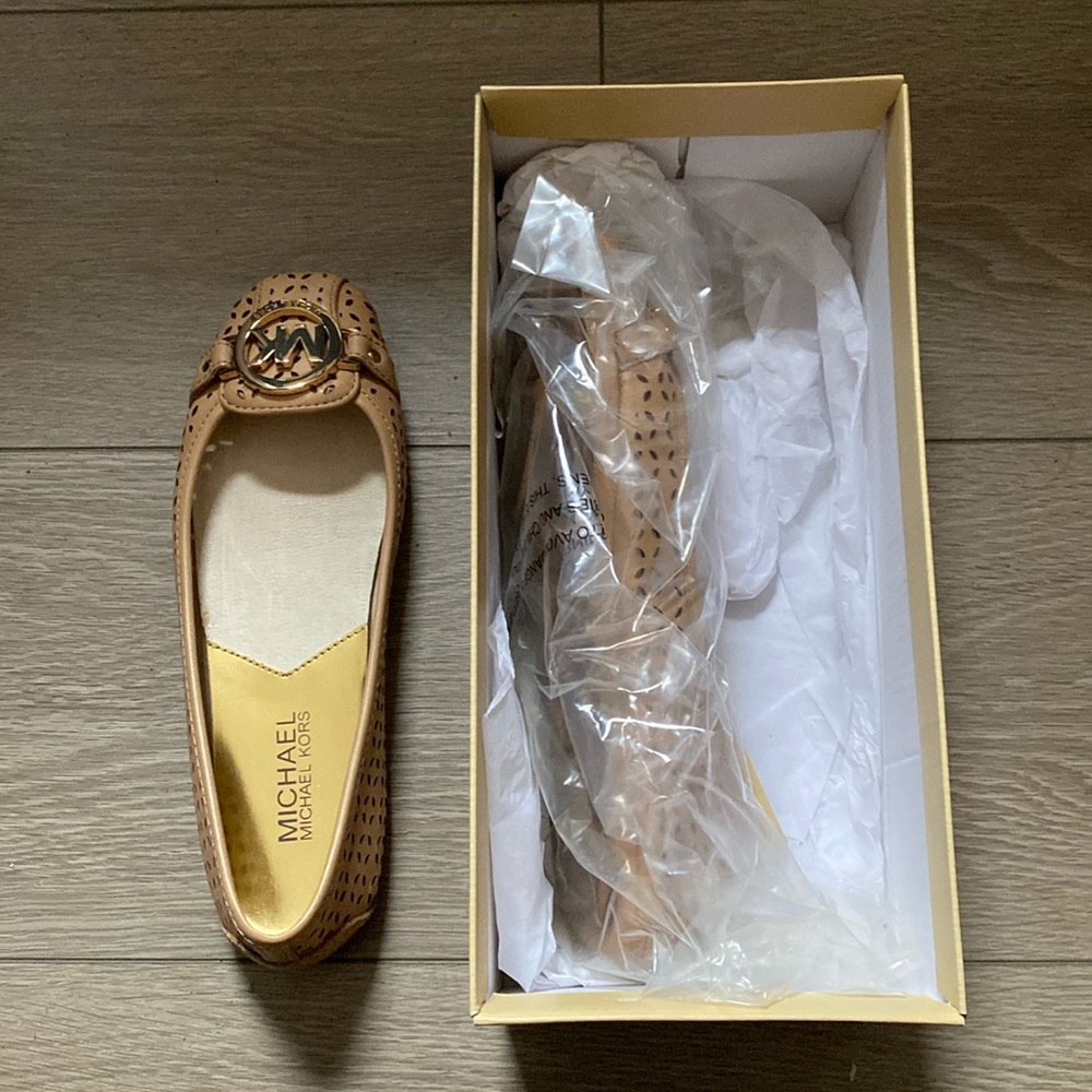 Brand new Michael Kors flats